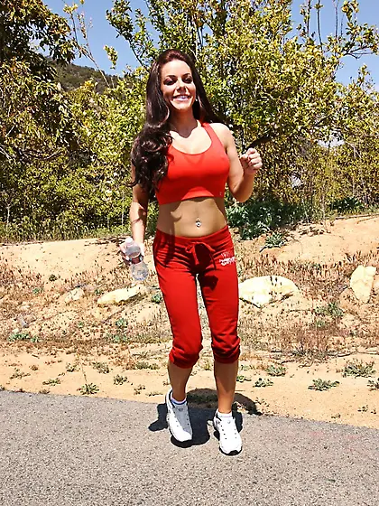 Victoria Valentino takes her seductive red lingerie off and ride