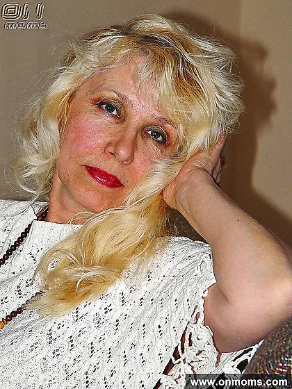 Blonde mom masturbates using her dildo surrogate lover