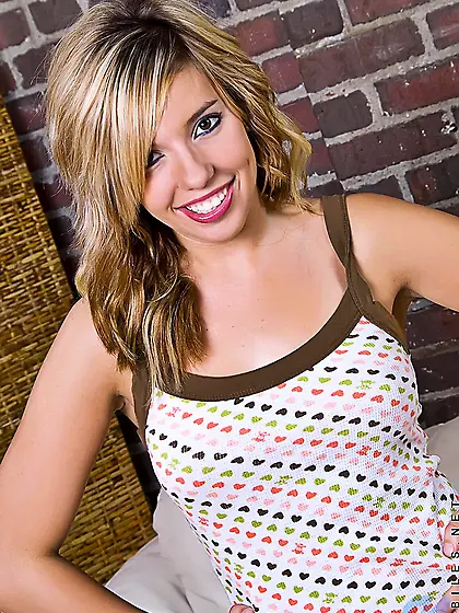 Frisky hottie Alyssa Nubiles with silky smooth pussy pulls off h