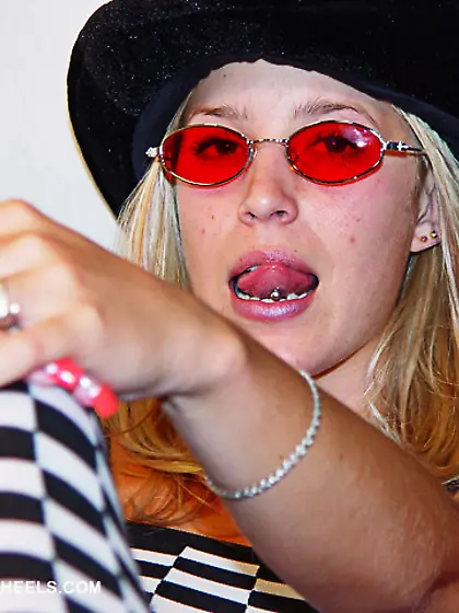 Chastity - Top hat and Heels