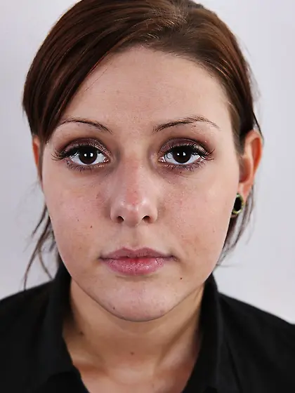 Sweet shaped lusty babe