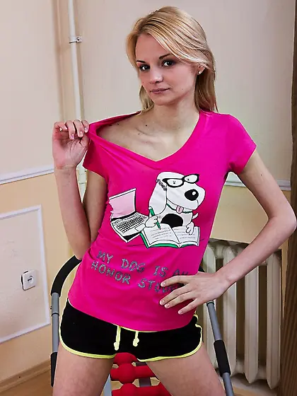 Young babe horny gym