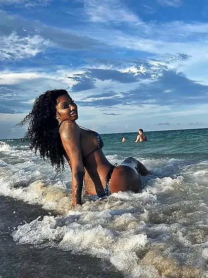 Mistress Seeking a Loyal,  Obedient Submissive