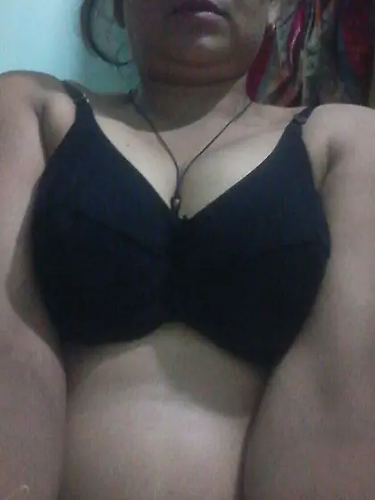 My neighbour cheating with her HB indian girlfriend