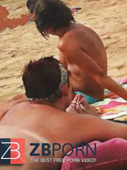 Tetas de todo tipo en la playa