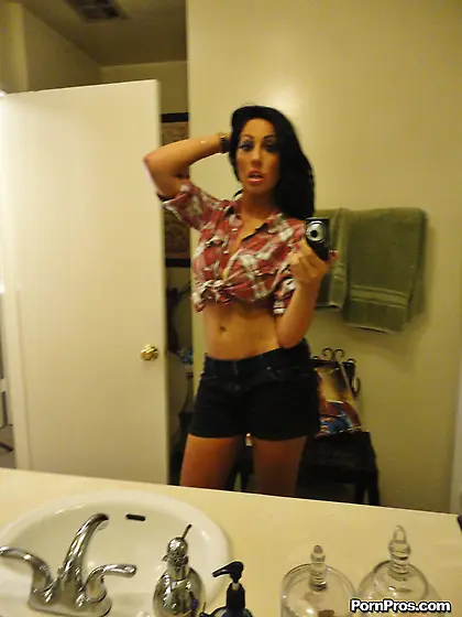 Skinny lady with nice round boobies shows off her nude body and