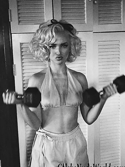 Dove Cameron Sexy Photos