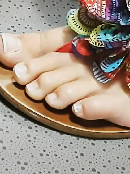 Voyeur Teen feet foot barefeet barefoot toes soles