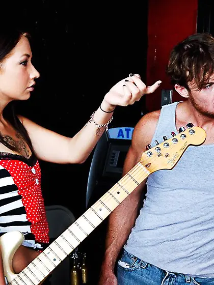 The Latina girl Coco Velvett keeps her mouth and pussy hole open