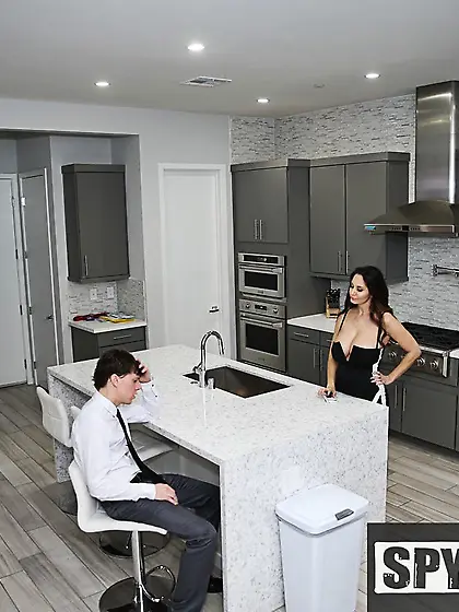 French mature brunette