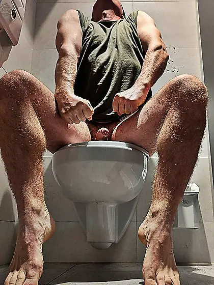 Andy Gymnast toilet rest stop lust 24