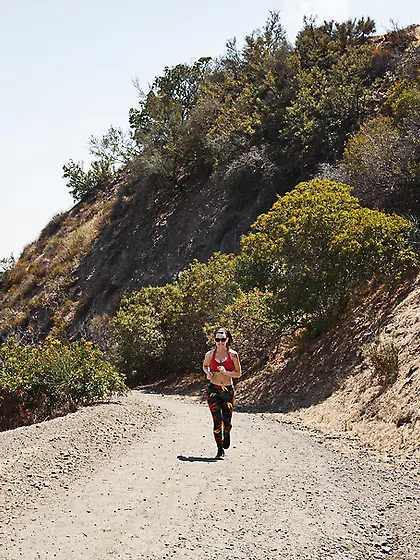 Tight leggings brunette flashing her tits...