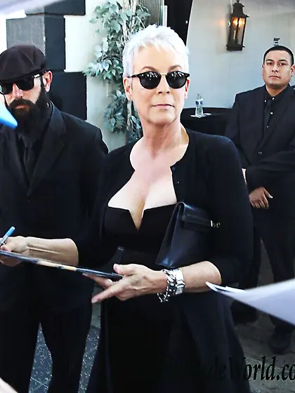 Jamie Lee Curtis Cleavage