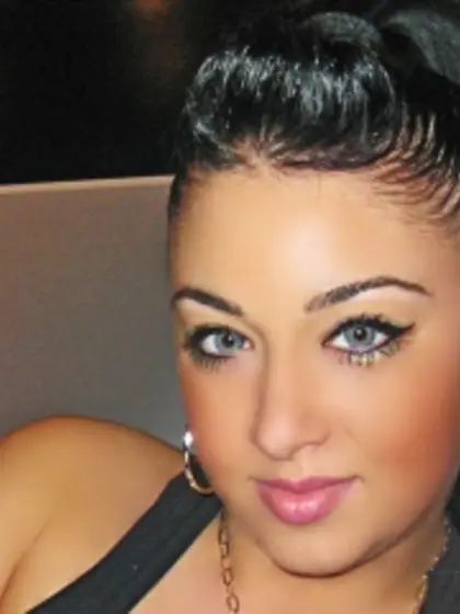 Brunette famousbrunet24 perform dancing