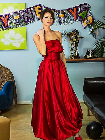 Jenni Lee takes her sexy satin gown off and rides her lover'