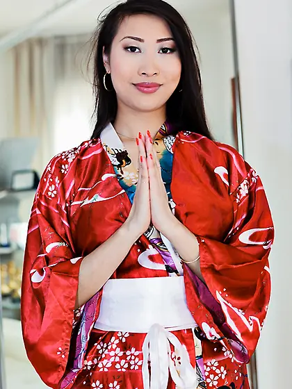 Famous Italian producer is impressed with Asian hottie's natural