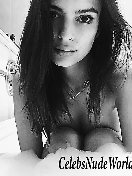 Emily Ratajkowski Naked picture
