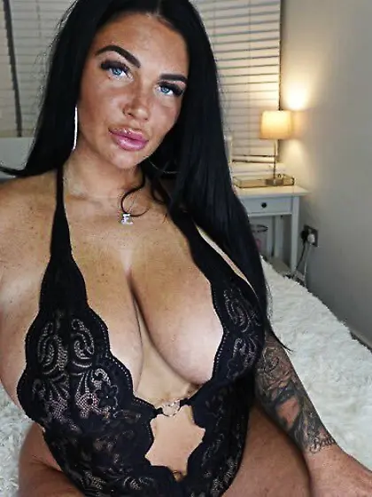 British Chav Emma Leigh