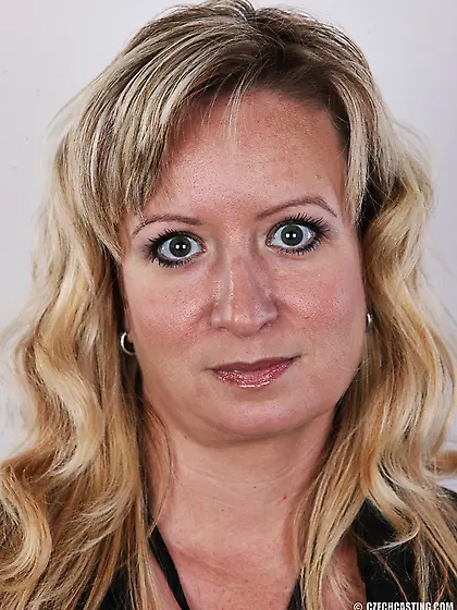 Sexy blonde mama super