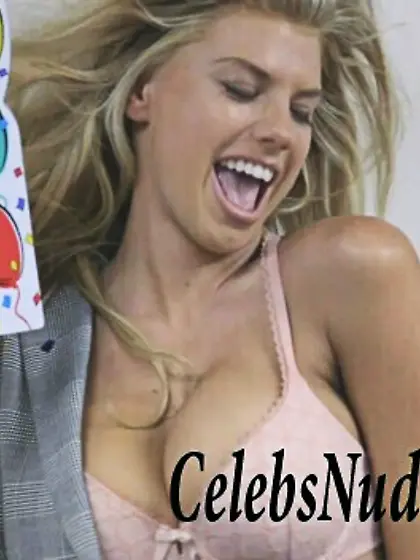 Charlotte McKinney's sexy photos