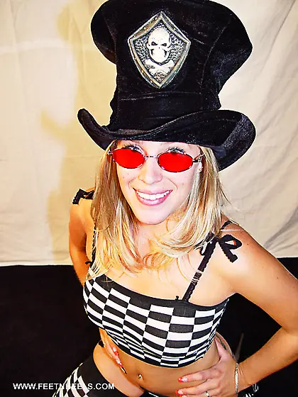 Chastity - Top hat and Heels