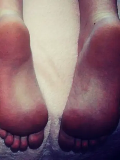 Voyeur Teen feet foot barefeet barefoot toes soles