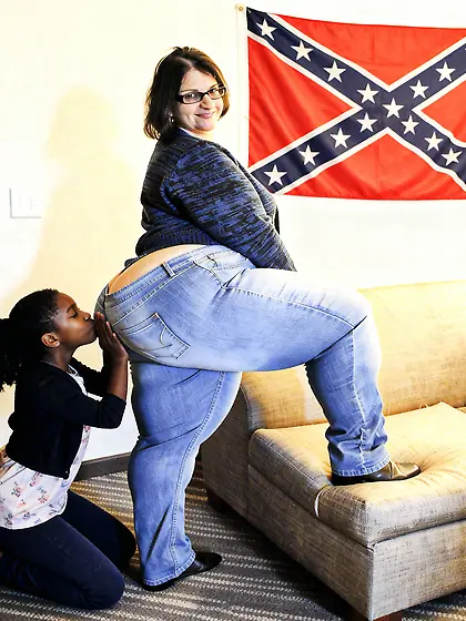 Negro Girl Kisses Racist BBW Ass