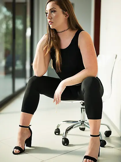 Woman with naked tits is surprised by two big black dicks double