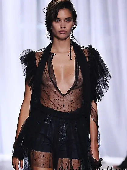 Sara Sampaio See Thru To Boobs On The Runway In NY