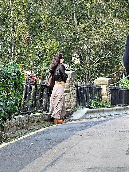 Catches young seductive brings