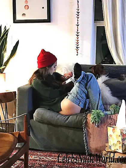 Caitlin Stasey Sexy Photo