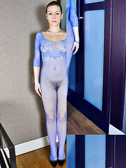 Model mature bodystocking