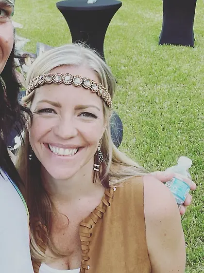 Leslie showing off her nice tits on spring break