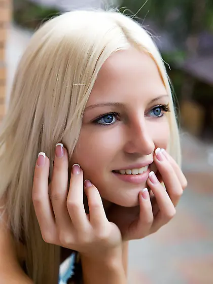 Flexible euro blonde