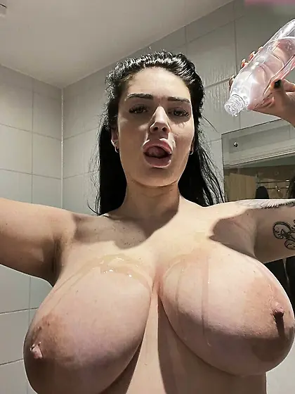 British Chav Emma Leigh