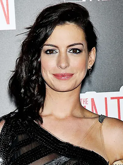 Anne Hathaway Areola Peek Photos
