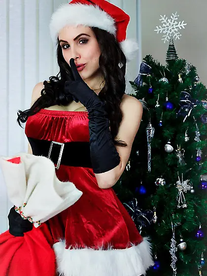 Brunette Santa Girl Katie Banks is ready to give you the best Ch