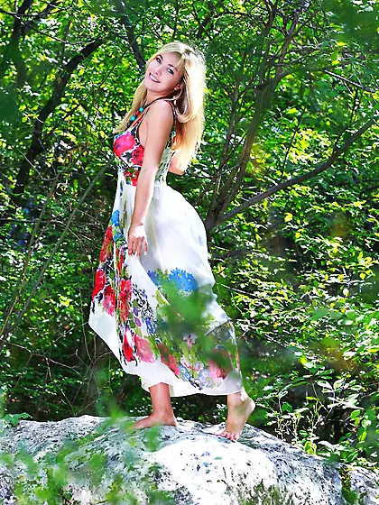 Full titted blonde Valeri B strips outdoors showing her perfect