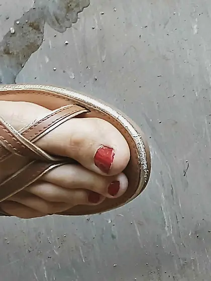 Voyeur Teen feet foot barefeet barefoot toes soles