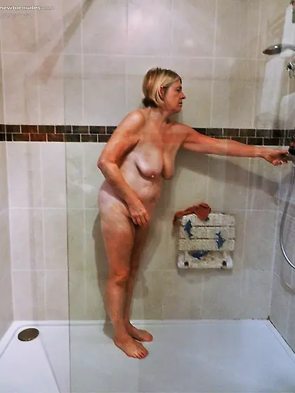 Amateur Wives & Girlfriends