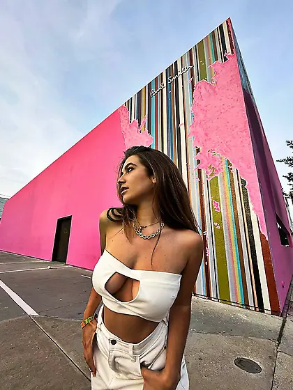 Carlota,  puta famosa para sacar pajas