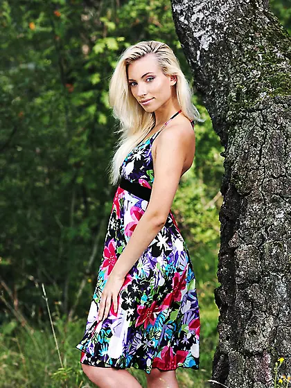 Adele B strips her sexy summer dress outdoors and shows us her g