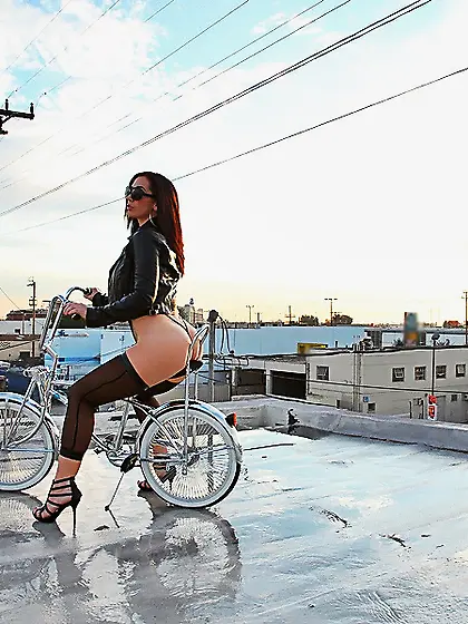 As she shows off her enormous booty and boos,  you get horny