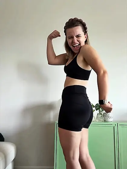 Petite teen Roos in the gym