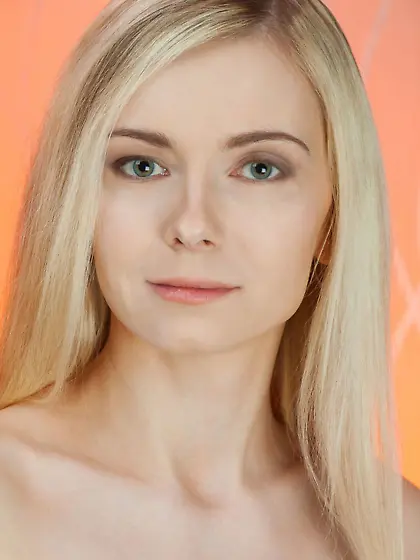 Loose blonde tramp bares