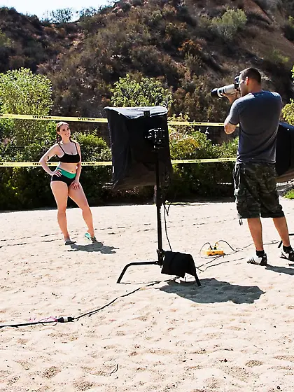 Jelena Jensen & Siri enjoy their day in the sun posing at the vo