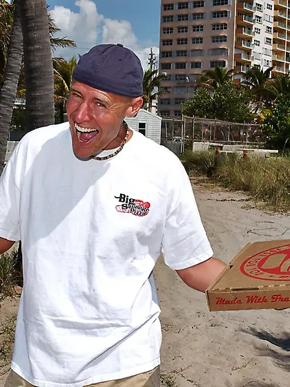 Kitty Bella takes her clothes off and gets her wet hungry muff r