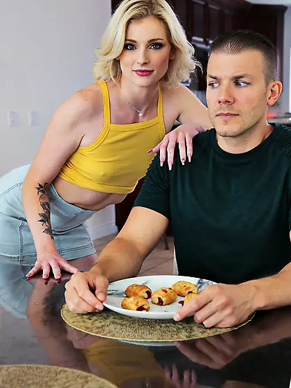 Blonde takes sexual oral