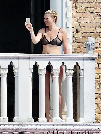 Kate Moss See Through Bra On Her Hotel Balcony In Venice