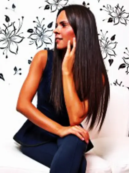 Brunette Marley Close Up.